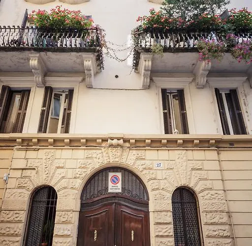 The Gentleman Of Verona Apartments
